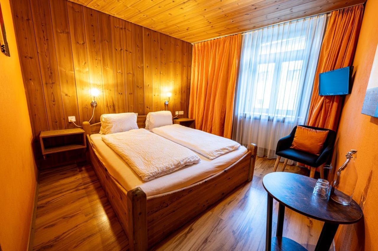 Garni Wohlfühlhotel Curuna Scuol Exterior foto