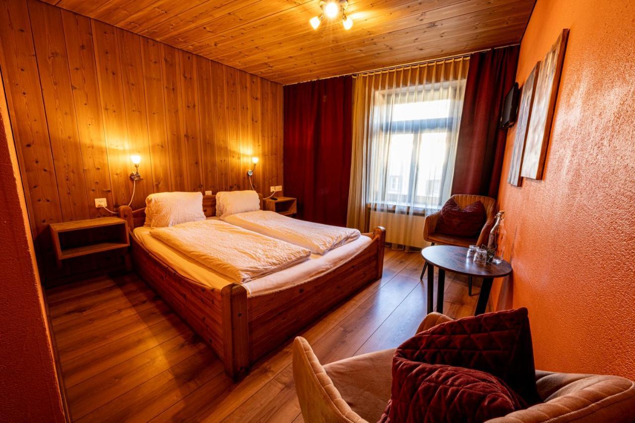 Garni Wohlfühlhotel Curuna Scuol Exterior foto